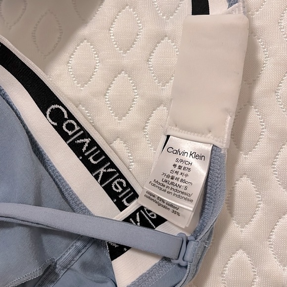 Calvin Klein bra - Picture 3 of 4